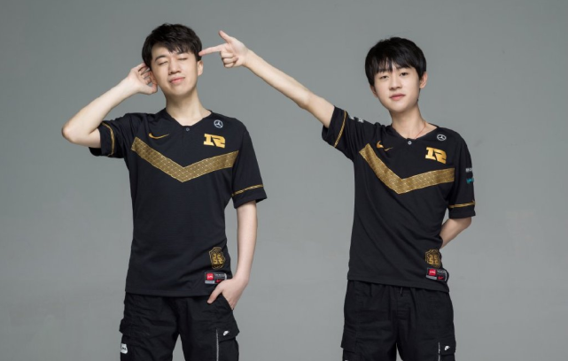 现了西甲比 现了西甲比